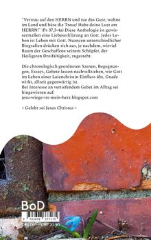 Eine Anthologie als Liebeserklärung an Gott. Blog: jesu-wiege-ist-mein-herz.blogspot.com. Ziegelwand mit blauer Blume.