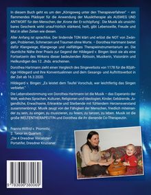 Ein Text beschreibt die heilende Wirkung der Musiktherapie. Unten ein Foto: Frau mit lächelndem Kind, das Gitarre spielt.