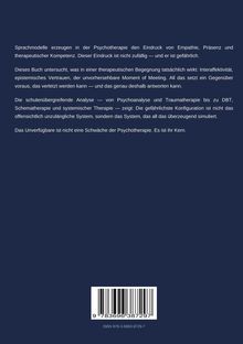 Ein dunkelblaues Cover mit weißen Texten über Psychotherapie und ein ISBN-Code unten.