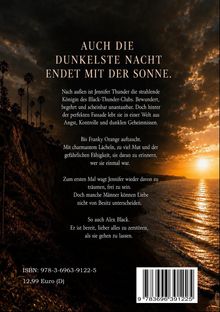 Text: "Auch die dunkelste Nacht endet mit der Sonne." Palmen bei Sonnenuntergang am Meer, dramatische Wolken.