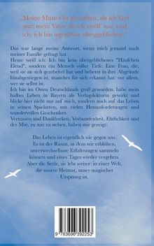 Ein Zitat über den Verlust von Eltern. Reflexion über das eigene Leben, Herausforderungen und Geschenke. Blauer Hintergrund mit Vögeln.