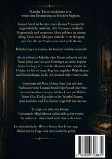 Ein geheimnisvoller Text über ein Museum und eine neu entdeckte Tür. Darunter ein atmosphärischer Mystery-Romanbeschrieb.