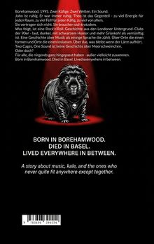 Ein Meerschweinchen in Lederjacke sitzt im Rampenlicht. Text erzählt von Musik, Kale, zwei Welten und einem beseelten Lebensweg.