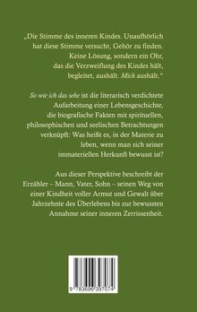 Grüner Hintergrund mit Text: Eine Stimme sucht Gehör, keine Lösung, sondern Verständnis. Eine Lebensgeschichte, die Perspektiven wechselt. Darunter ein Barcode.