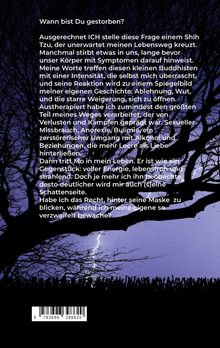 Text über innere Kämpfe und Begegnungen vor einem Hintergrund aus dunklen Baumzweigen und einem Blitz am Himmel.