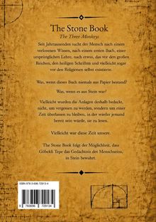 Text: "The Stone Book", "The Three Monkeys", Inhalt über verlorenes Wissen und göttliche Schriften. Hintergrund beige, antik wirkend.