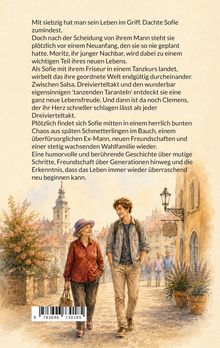 Text beschreibt Sofies Neuanfang mit Nachbarn Moritz. Unten eine Illustration: Ältere Frau und junger Mann spazieren in Altstadt.
