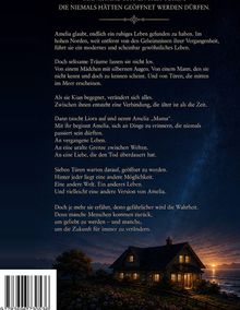 Manche Türen sollten niemals geöffnet werden. Unten ist ein Haus bei Sonnenuntergang am Meer.