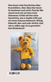 Text über ein Kuscheltier-Abenteuer von Paul dem Bär. Darunter ein Teddybär in gelbem Shirt mit einem Kissen daneben.