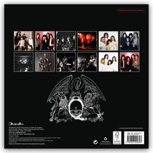 "Oberer Text: DOES NOT INCLUDE THE VINYL RECORD. Bilder von Musikern in diversen Posen. Unten ist ein großes Logo mit einem 'Q'."