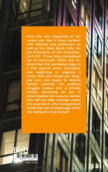 Auf orangem Hintergrund steht ein englischer Text über eine Frau, die in politische und rechtliche Konflikte verwickelt ist. Im Hintergrund: beleuchtete Bürogebäude.