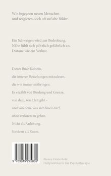 Text über Begegnungen, Schweigen und Nähe. Einladung, innere Beziehungen zu erkunden. Unten ein Barcode und Name.