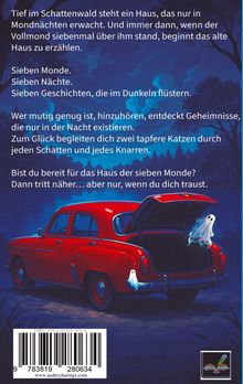 Ein rotes Auto mit offenen Kofferraumklappe und zwei kleinen Geistern. Im Hintergrund dunkler Wald und ein heller Mondschein.