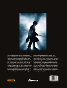 Text: Erläuterung über Harry Potter als globales Phänomen und Buchbeschreibung.  
Bild: Silhouette einer Figur mit Zauberstab, Rauchkulisse.