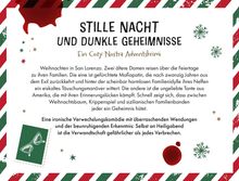 STILLE NACHT UND DUNKLE GEHEIMNISSE. Ein Cozy Nostra Adventskrimi. Weihnachtliche Szene mit Krimi-Elementen. Schneeflocken und ein grünes Geschenkmotiv.