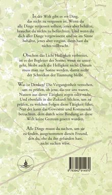 Ein spiritueller Text über das Unvergessliche. Heller Hintergrund mit Blättern und ein Logo mit einer stilisierten Flamme.