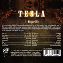 „TESLA“, „König der Lüfte“. Beschreibung eines Abenteuers mit Charakteren wie Nikola Tesla. Dunkler Hintergrund mit Blitzen.
