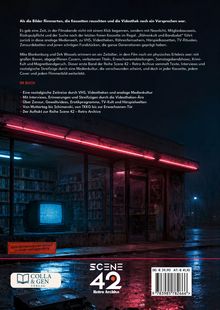 Der Text beschreibt eine nostalgische Reise durch VHS, Videotheken und analoge Medienkultur, begleitet von Interviews. Darunter ist eine düstere nächtliche Straßenszene mit einem neonbeleuchteten Gebäude und einem flimmernden Fernseher.