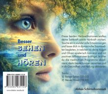"Besser SEHEN und HÖREN" auf blauem Hintergrund. Nahaufnahme eines Gesichts mit blauem Auge, umgeben von Baumkronen und Wasser.