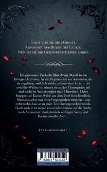 Ein Buchcover mit einem blumigen Rand und fallenden roten Blütenblättern. Themen: Assassin, Geheimnis, Abenteuer.