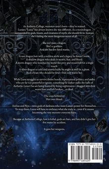 Ein Text über Aetheria College und Luna, eine Mond-Drachen-Göttin mit fünf Schicksalsgefährten. Der Hintergrund zeigt ein mystisches, dunkelblaues Design mit Blättern und Ornamenten.