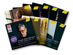 Mehrere CD-Cover mit "Johann Sebastian Bach" und "hänssler CLASSIC", zentrale Person abgebildet, teils Waldmotiv.