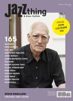 Titel: "Jazz thing & blue rhythm". Fokus: John Coltrane 100. Liste von Musikern, darunter Salomea und Fred Hersch. Portrait eines älteren Mannes.