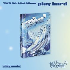 „TWS 4th Mini Album“, „play hard“, „play mode“; futuristisches Design mit Glasflügeln und schwebenden Objekten.