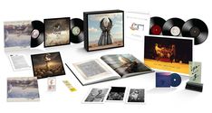 „RUSH GRACE UNDER PRESSURE“ auf mehreren Vinyl-Alben und Verpackungen. Fotos, Booklets und Konzertbilder sind verteilt.