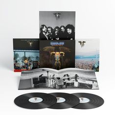 "EAGLES - ONE OF THESE NIGHTS" auf Cover; Poster, Schallplatten, Konzertfoto und Bandportrait.