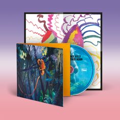 Der Text "ONCE BILLY ANOTHER AGAIN" steht auf einer blauen CD. Bunte Illustrationen und ein Gemälde eines Affen.