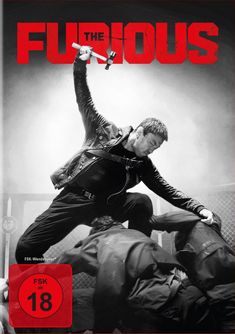 "The Furious" in großen roten Buchstaben. Ein Mann in Lederjacke hebt einen Hammer, während er sich über zwei Personen beugt.