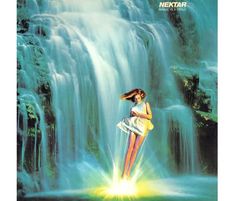 Text: "NEKTAR MAGIC IS A CHILD". Eine Frau in einem leuchtenden Kleid schwebt vor einem großen Wasserfall.