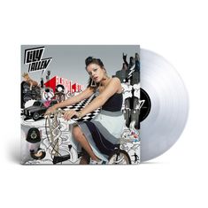 "Alright, Still" und "Lily Allen": Frau auf Fahrrad vor surrealer urbaner Szenerie, Plattencover-Illustration.