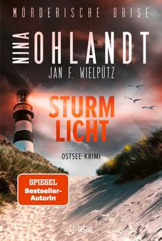 "Mörderische Brise", "Nina Ohlandt", "Jan F. Wielpütz", "Sturmlicht", "Ostsee-Krimi". Logo: Leuchtturm, Möwen, Dünen.