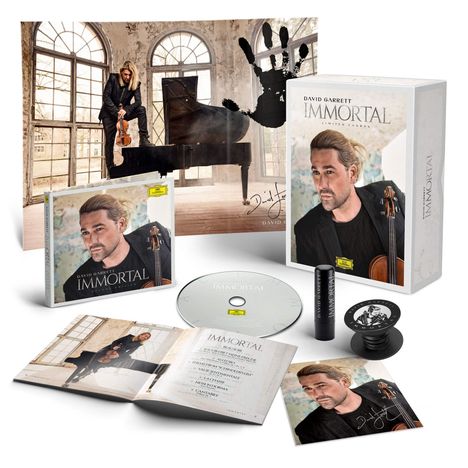 „David Garrett IMMORTAL Limited Version“ auf CD, Box, Plakat und Booklet. Musiker bei einem Klavier im Hintergrund.