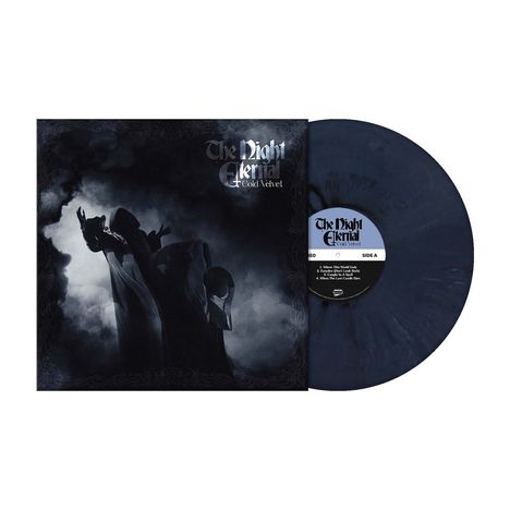 "The Night Eternal - Cold Velvet". Schallplatte und Cover mit düsterem Bild von verhüllten Gestalten in nebliger Atmosphäre.