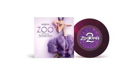 "ZOOTOPIA 2 präsentiert ZOO, performt von SHAKIRA." Eine Giraffe in lila Kleidung, daneben eine lila Vinyl-Schallplatte.