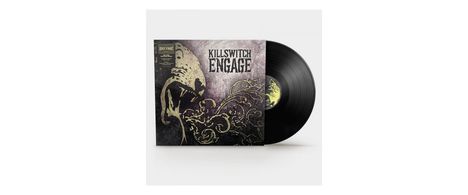 "KILLSWITCH ENGAGE" mit kunstvollem, düsterem Hintergrund und Schallplatte. Dunkle, verschnörkelte Gestaltung.