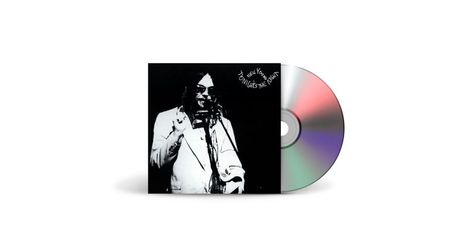 CD-Hülle: "Neil Young Tonight's the Night." Schwarz-weißes Foto einer Person in weißem Anzug mit Mikrofon.