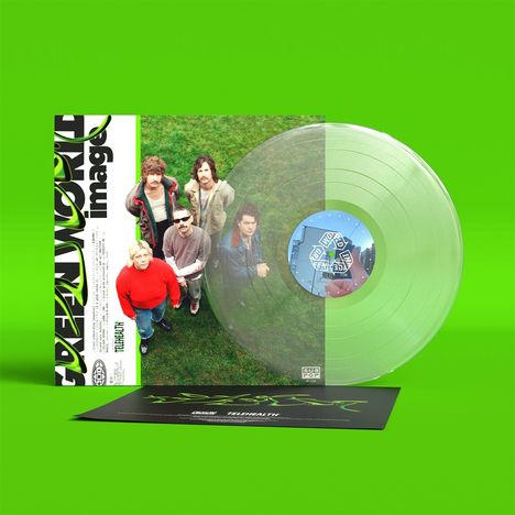 "Telehealth". Ein Albumcover mit einer Band und einer transparenten Vinyl-Schallplatte auf grünem Hintergrund.