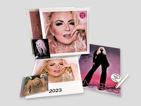 "Lian Ross Limited Calendar Box." Eine Frau mit blondem Haar, glamourös geschminkt, lächelt in Nahaufnahme.