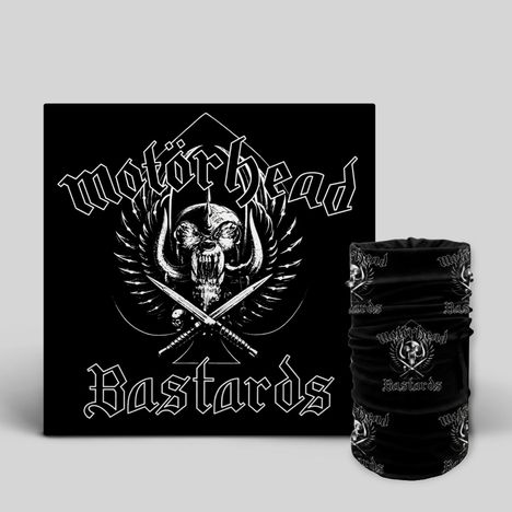 "motörhead Bastards" steht in gotischer Schrift. Dazwischen ein metallenes Logo mit Flügeln und zwei gekreuzten Schwertern.