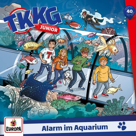 "TKKG Junior" und "Alarm im Aquarium" auf einem farbenfrohen Cover. Vier Kinder und ein Hund im Aquarium mit einem Dieb.