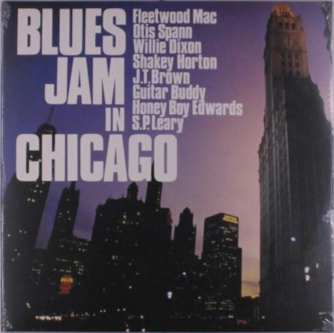 "Blues Jam in Chicago" in großer Schrift, daneben Namen von Musikern. Skyline bei Sonnenuntergang im Hintergrund.