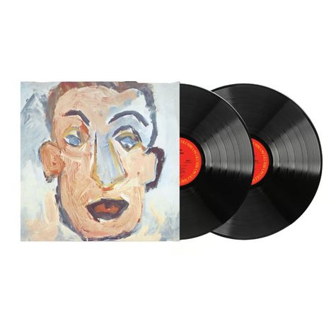 Zwei Schallplatten mit rotem Label, daneben ein abstraktes, gemaltes Gesicht in warmen Tönen.