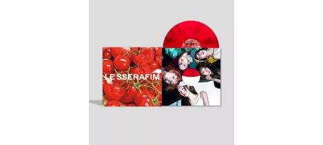 Text "LE SSERAFIM", rote Kirschtomaten, fünf Personen. Rechts eine Rote Schallplatte, teils verdeckt.
