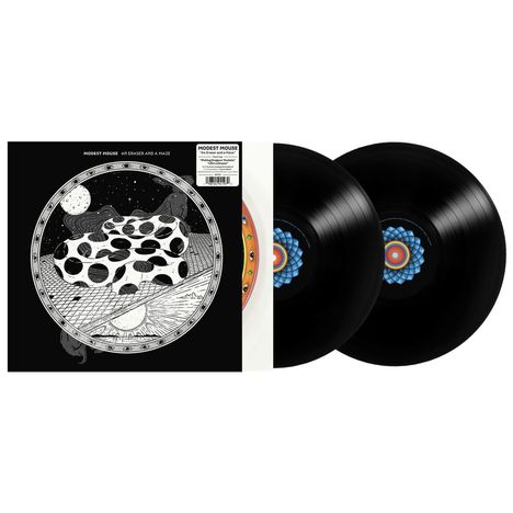 Text: "Modest Mouse" und "An Eraser and A Maze". Zwei Vinyl-Schallplatten, Schwarz-Weiß-Cover mit surrealem Muster.