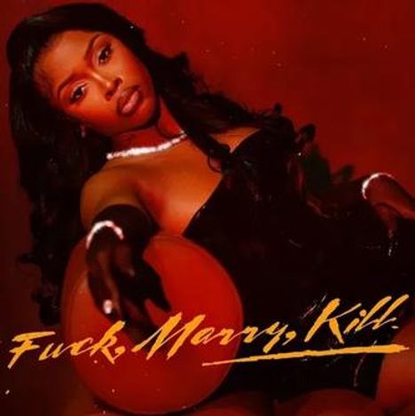 Text: "Fuck, Marry, Kill!" Eine Frau lehnt sich in eleganter Pose zurück, umgeben von rötlichem Licht.