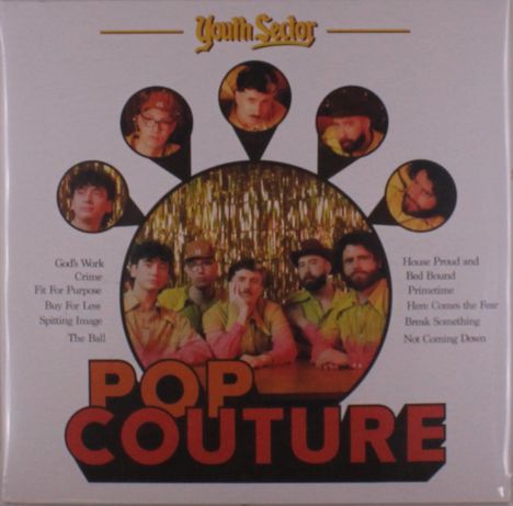 "Pop Couture" in großen Buchstaben, darüber "Youth Sector". Namen von Liedern links und rechts. Gruppenfoto in der Mitte.